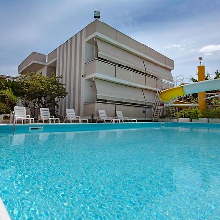 Holiday Club Residence Alba Adriatica Esterno foto