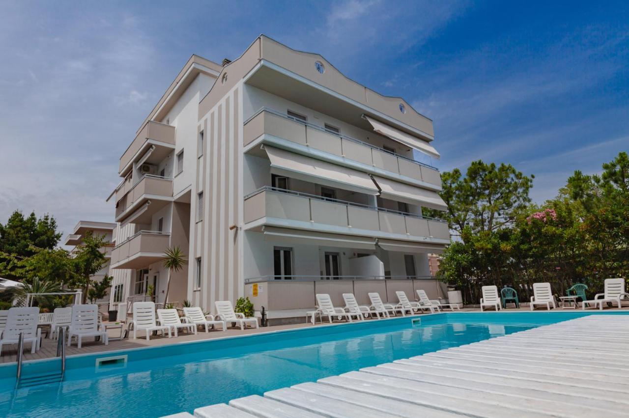 Holiday Club Residence Alba Adriatica Esterno foto