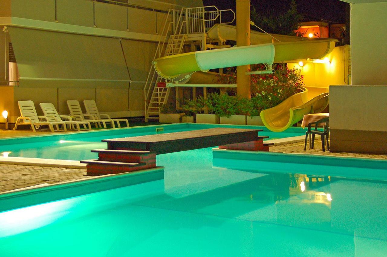 Holiday Club Residence Alba Adriatica Esterno foto